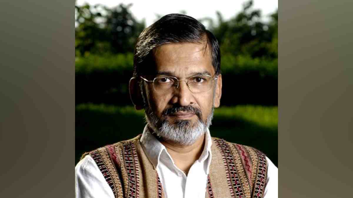 dr abhay bang, dr abhay bang express their thoughts on alcohol ban, dr Abhay bang lecture, former ias officer sharad kale , former ias officer sharad kale s first memorial, Talk in memory of late Shri Sharad Kale, marathi news, Mumbai news,