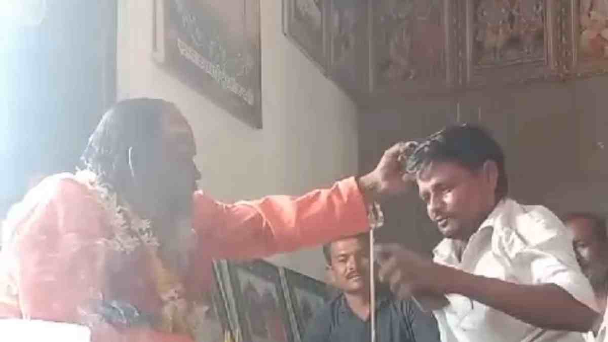 baba Brutally Beats Man, baba Brutally Beats Man in Viral Video, baba Brutally Beats Man Police Take Action, Shivaji Barde,