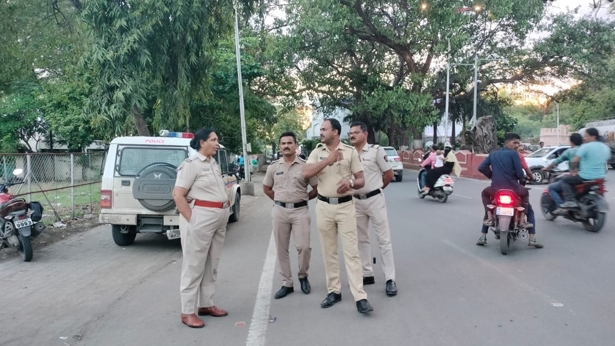 Youth thrashed by mob for talking to other religion girl