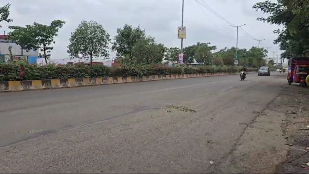 man killed by stabbing with a stone crushed with cement block in pimpri chinchwad