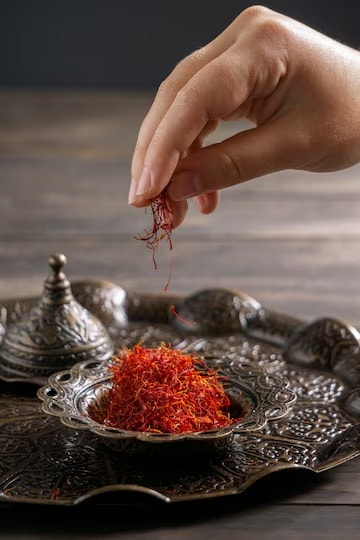 health-benefits-of-kesar-saffron-in-marathi