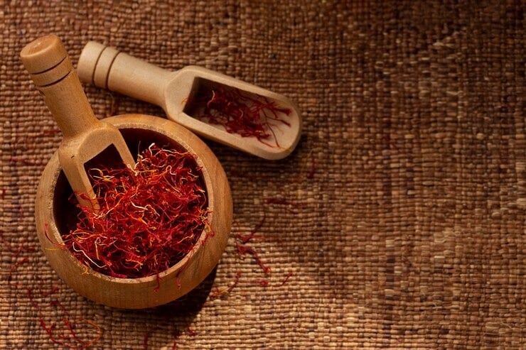 health-benefits-of-kesar-saffron-in-marathi