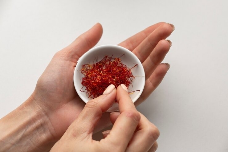 health-benefits-of-kesar-saffron-in-marathi