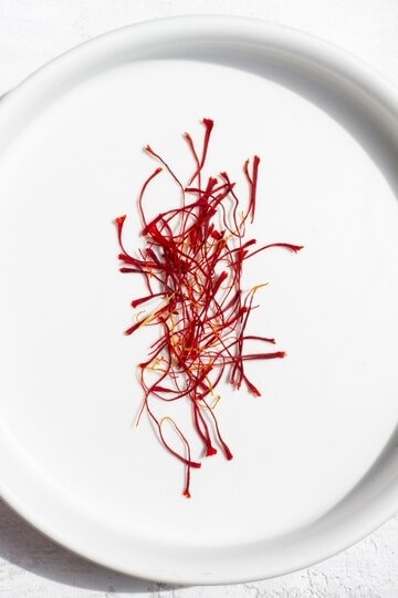 health-benefits-of-kesar-saffron-in-marathi