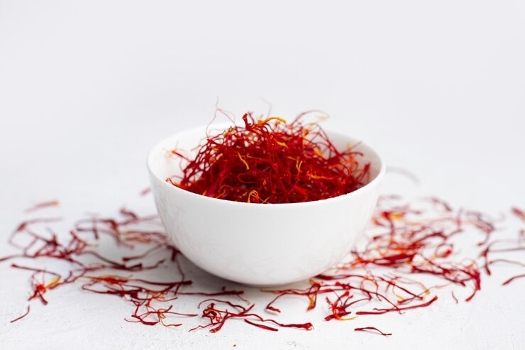 health-benefits-of-kesar-saffron-in-marathi