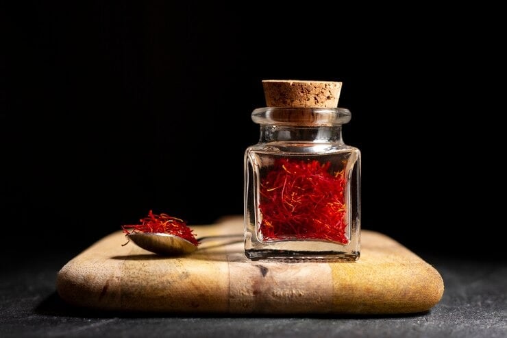 health-benefits-of-kesar-saffron-in-marathi