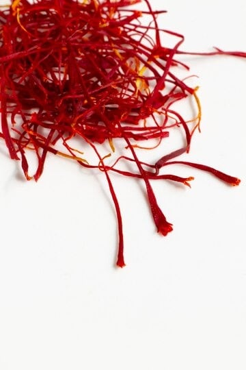health-benefits-of-kesar-saffron-in-marathi