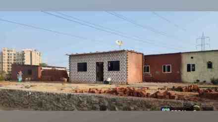 Land Mafia, Land Mafia Sets Up Illegal Chalis, 25 Acre Plot in titwala , Inaction by Authorities, titwala news,