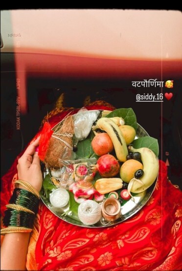 marathi-celebrities-celebrated-first-var-purnima-after-marriage