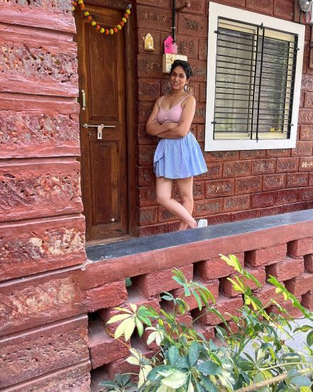 Maharashtrachi Hasyajatra fame Priyadarshini Indalkar shared bold photo on blue short dress on social media 