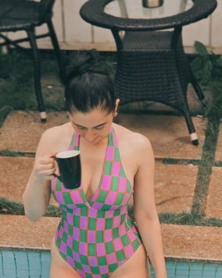 Heeramandi fame sanjeeda shaikh shared bikini photos on social media