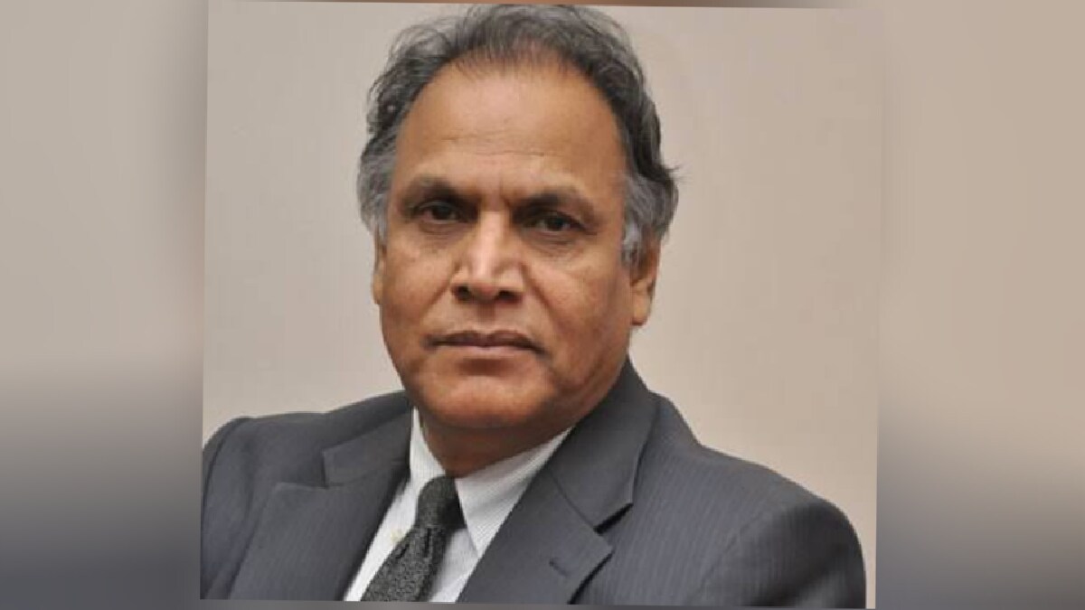 Dr Sukhdev Thorat alleges that the school curriculum is inconsistent with the principles of the Constitution