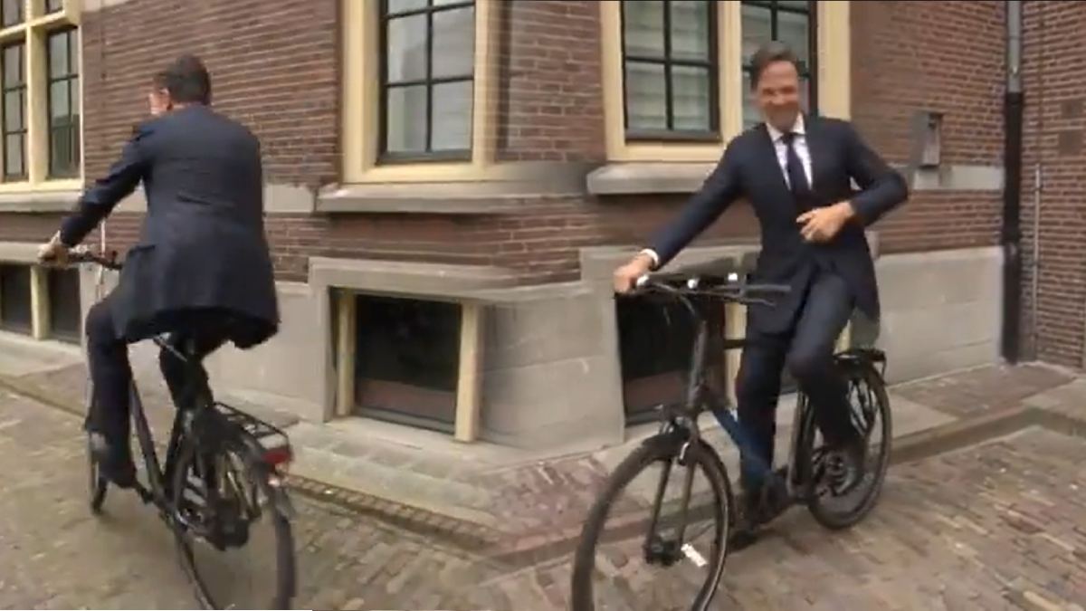 Mark Rutte bicycle video