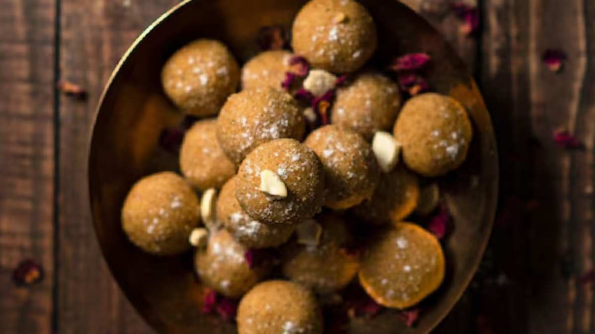 Make Gulpapadi Ladoo in just 15 minutes