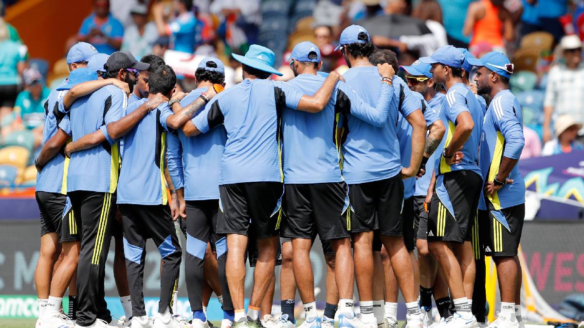 Who is the contender for the captaincy of Team India