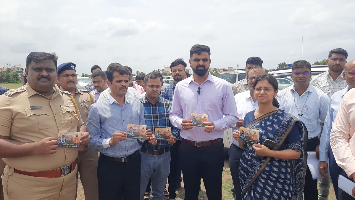 satara district collector inspects palkhi sohla