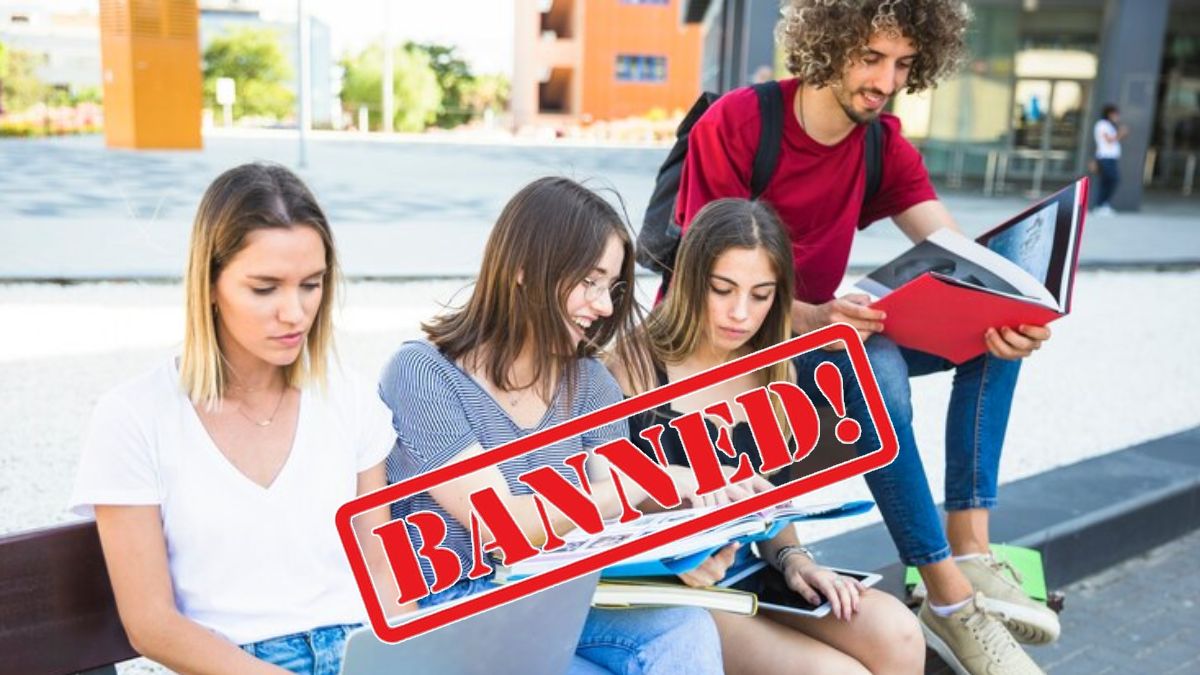 college students in jeans and T Shirt