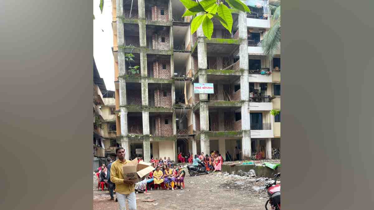 Dombivli, Radhai building, High Court order, illegal construction, land mafia, BJP workers, demolition, Thane Police Commissioner, Manpada Police Station, criminal tendencies, protest, protection request,
