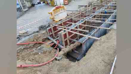 Mumbai contraction again started digging newly constructed cement concrete road in Lokhandwala area of ​​Andheri West