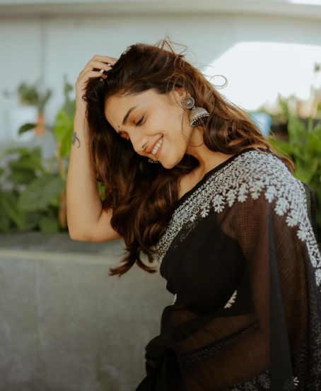 hruta-durgule-hindi-web-series-on-hotstar