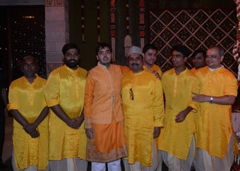 puja cost ambani pandit ji