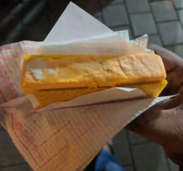 Sandwich with mango