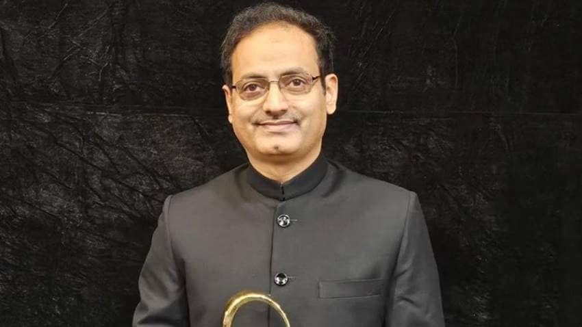 Who is vikas Divyakirti Wife