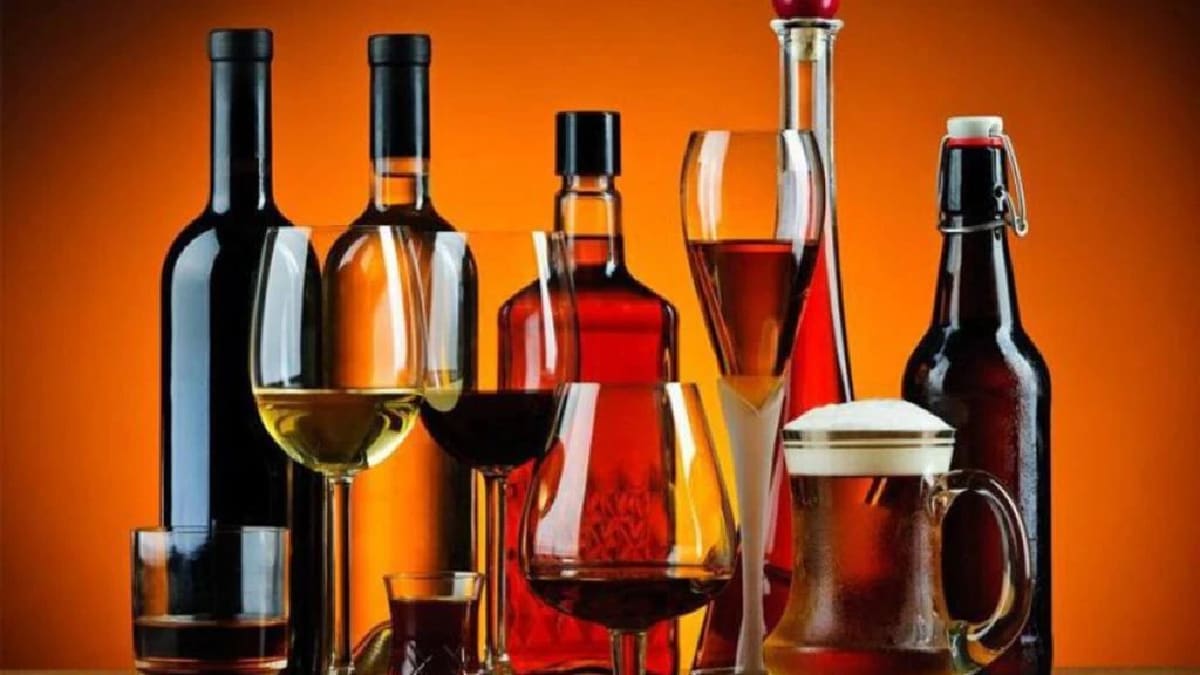 Pune, Pune Excise Depart, Excise Department Busts more than 1 Crore Liquor Smuggling, Liquor Smuggling through Cosmetic Boxes, Liquor Smuggling, pune news, latest news, loksatta news,