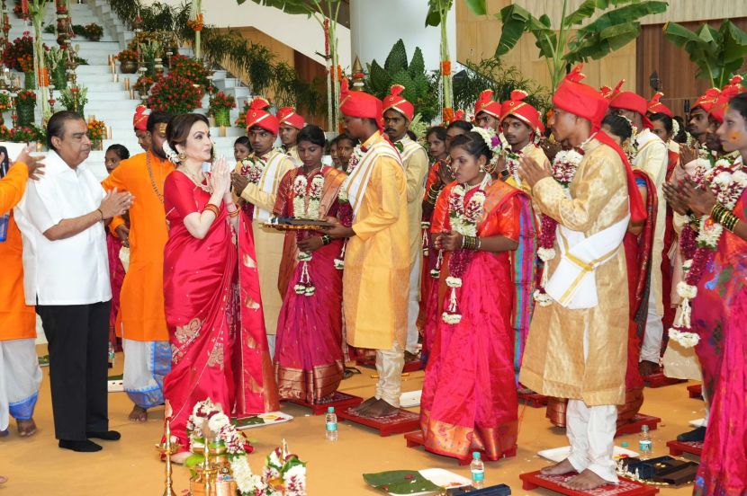 nita-mukesh-ambani-samuhik-vivah
