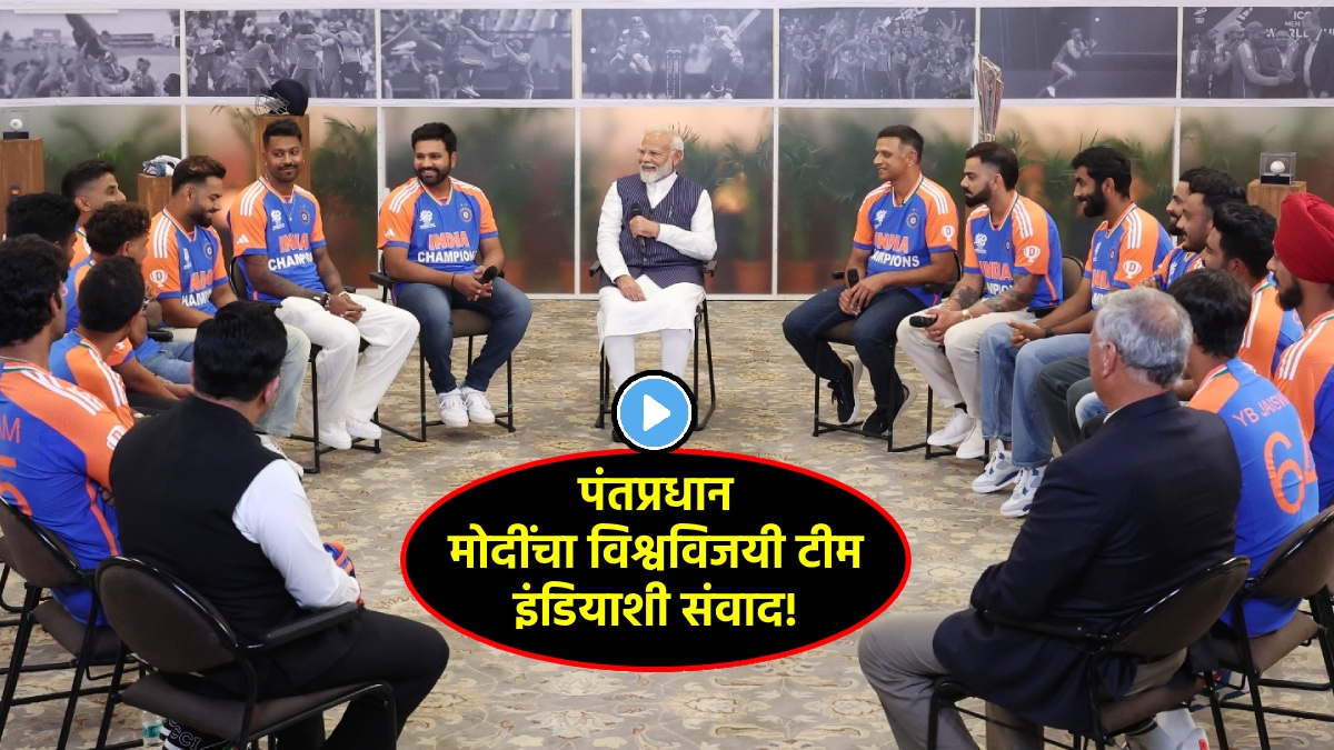 pm narendra modi meets team india