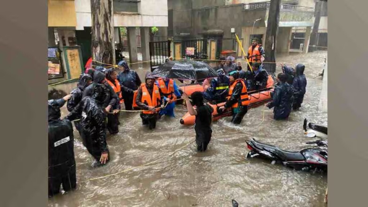 254 people were rescued by the fire brigade in the flooded areas pune