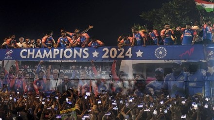 massive crowd gathered for team india world cup victory parade
