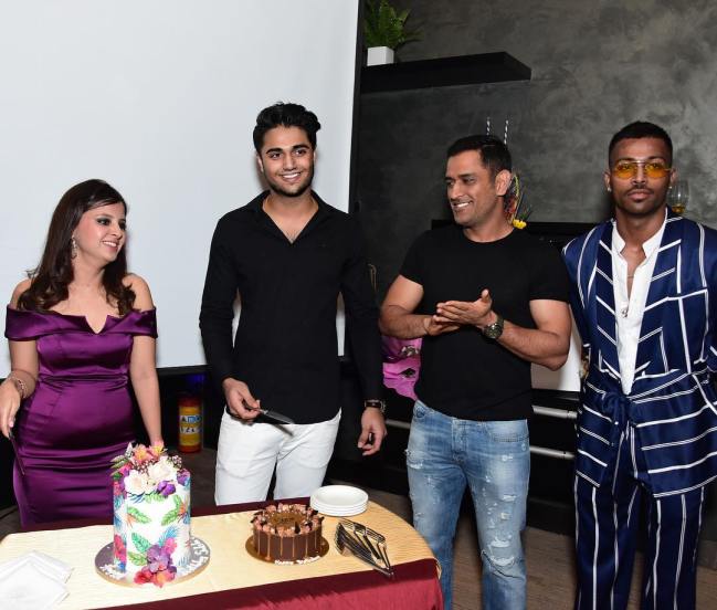kriti-sanon-dating-Kabir-Bahia-rumours