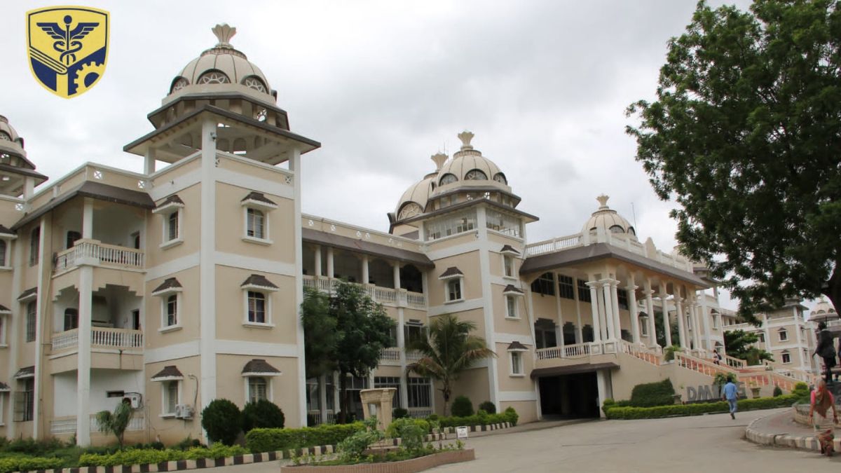 medical student committed suicide by jumping down from the fourth floor