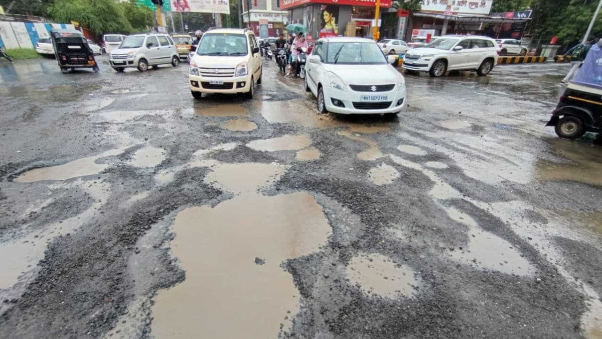Danger of accidents in Nashik due to potholed roads