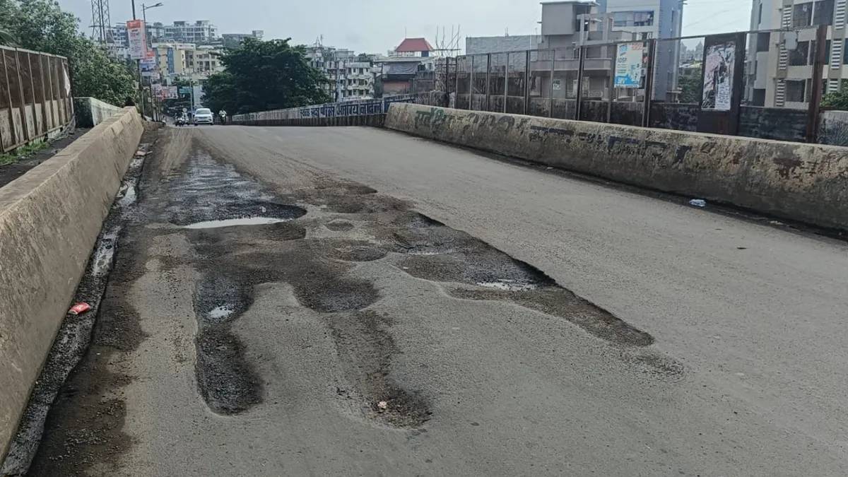Badlapur citys only flyover again had large number of potholes