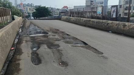 Badlapur citys only flyover again had large number of potholes