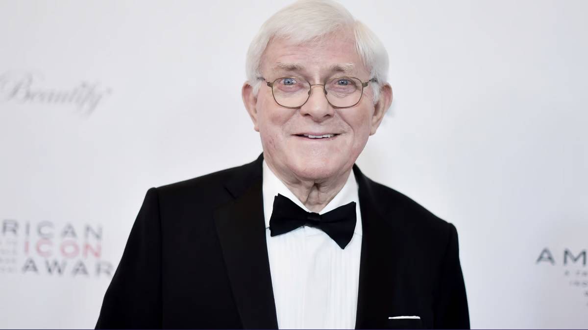 Remembering iconic talk show host Phil Donahue