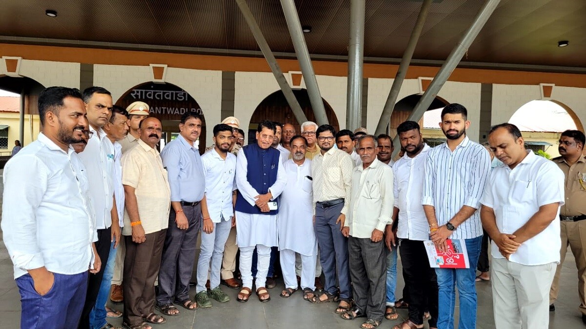Sawantwadi Road Terminus, Deepak Kesarkar,