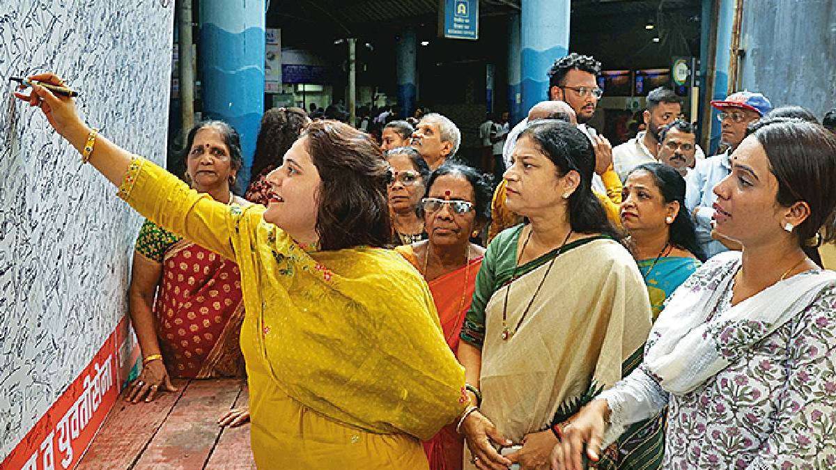 parents worry about children studying at adarsh school in badlapur
