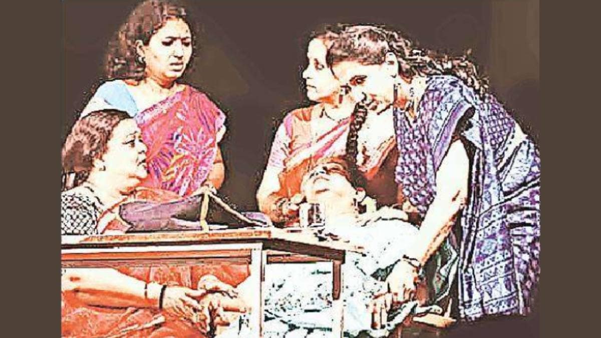three comedy one act play received spontaneous response from punekar
