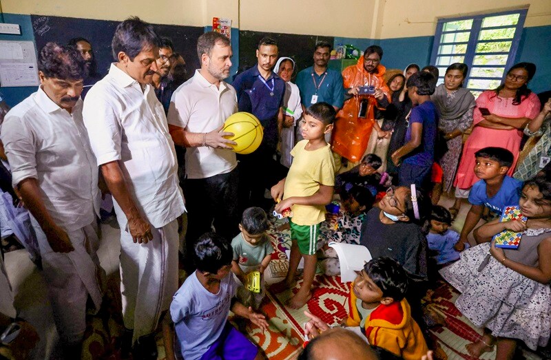 “I feel how I felt when my father died. People have not just lost their father, they have lost the whole family,” said Rahul Gandhi. Vadra spoke along similar lines as her brother, saying the pain people in the area were experiencing was unimaginable. (Express Photo)