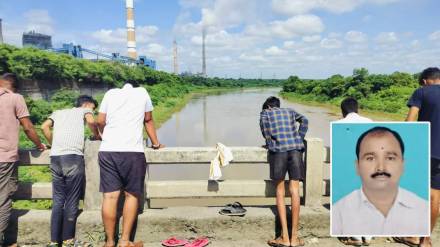couple attempt to commit suicide by jumping into kanhan river