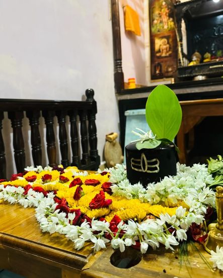mugdha vaishampayan celebrates first mangalagaur