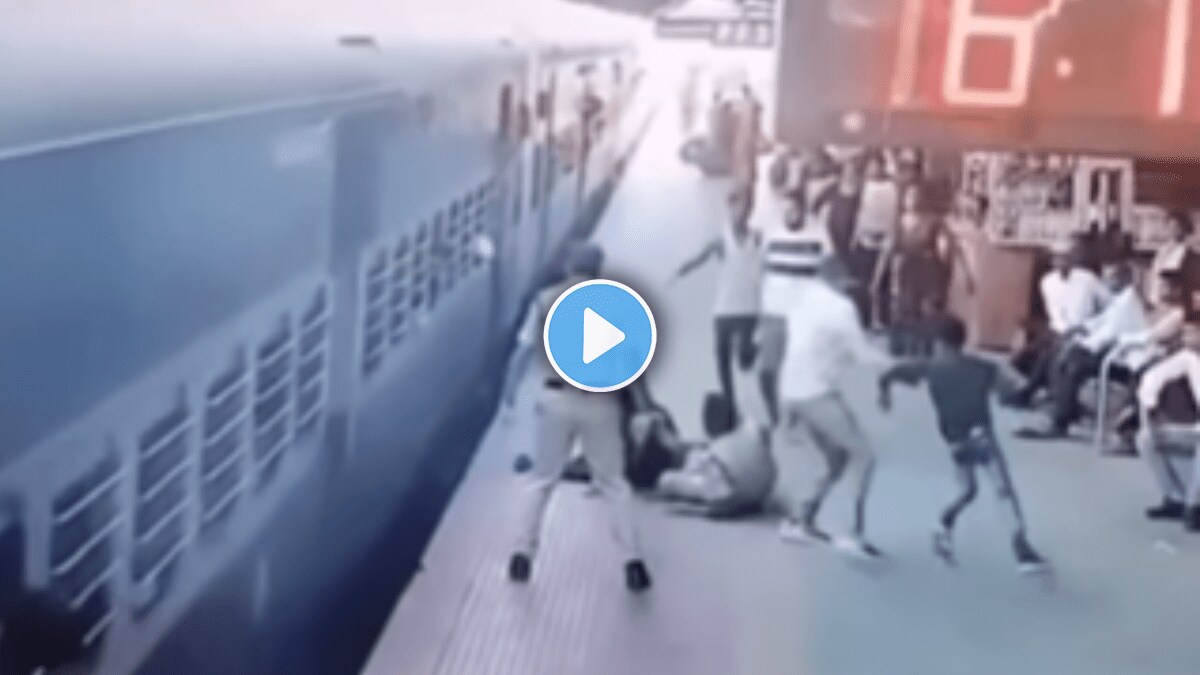 railway polic save boy and mother