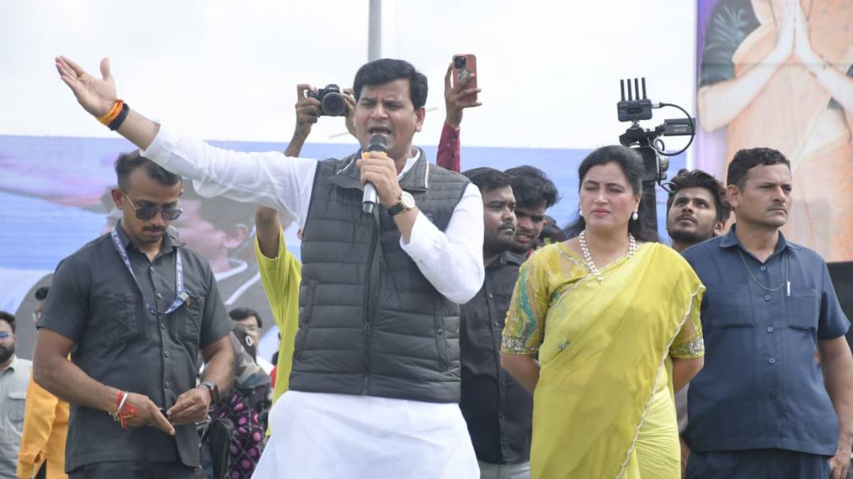 ravi rana criticized melghat mla rajkumar patel in dahi handi program organized by yuva swabhiman party