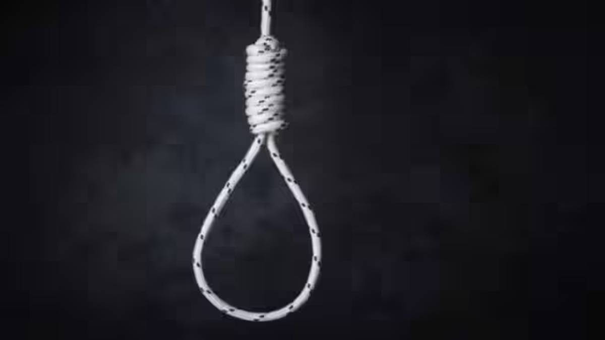 man commit suicide by hanging himself in bibwewadi area after harassment from father in laws