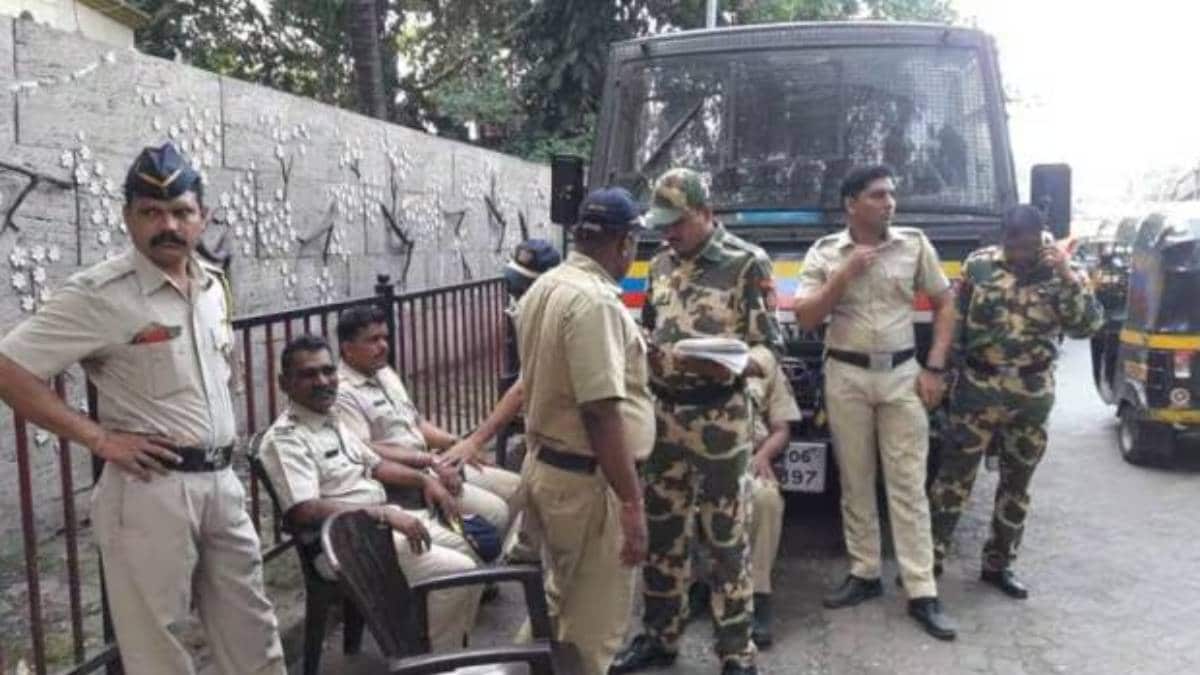 Security at Uddhav Thackeray's residence 'Matoshree'