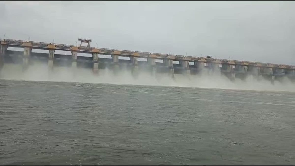 Khadakpurna Dam in Marathwada was finally filled with continuous heavy rain