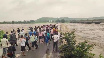 Heavy rain in Yavatmal many villages flooded and flood in Panganga river